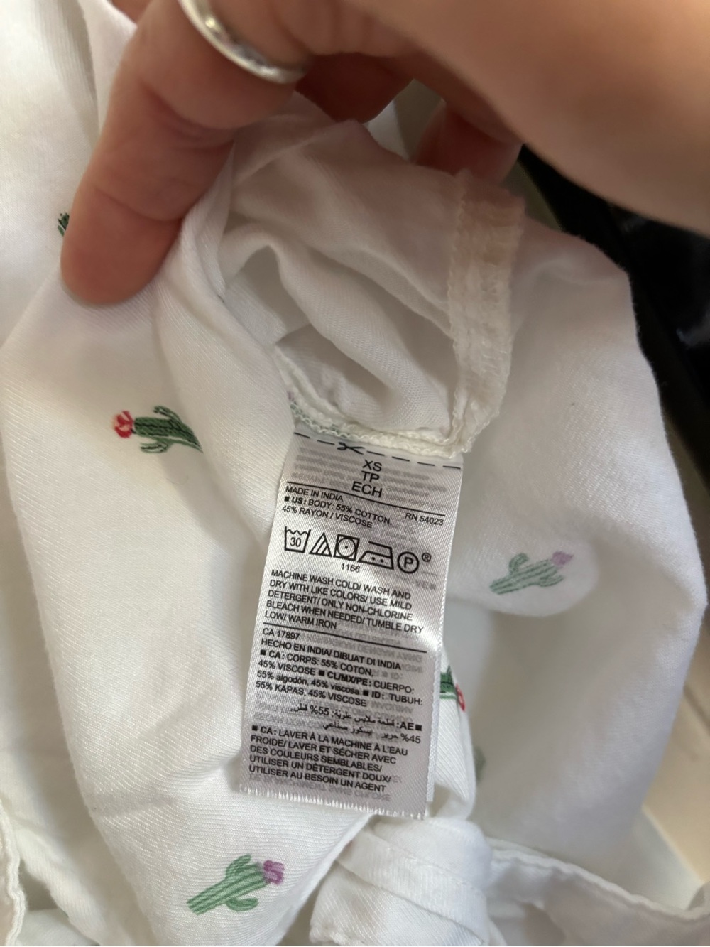 Old Navy Black Sleeveless Tie-Neck Top - Picture 8 of 13